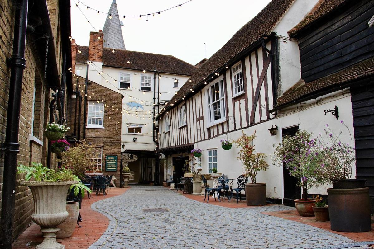 Blue Boar Hotel - Housity
