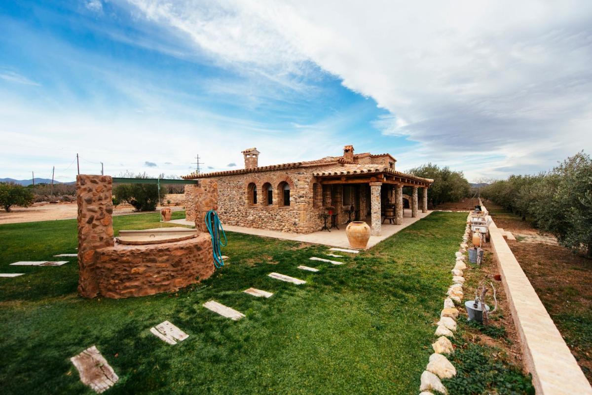 Casa Hostalets - Renovated casa in the middle of the olive trees near the beach - Housity