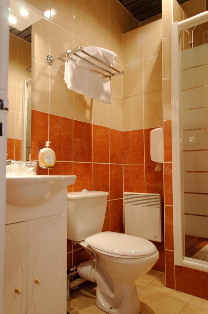 Salle de bains dans l'établissement Hotel Regina & Spa