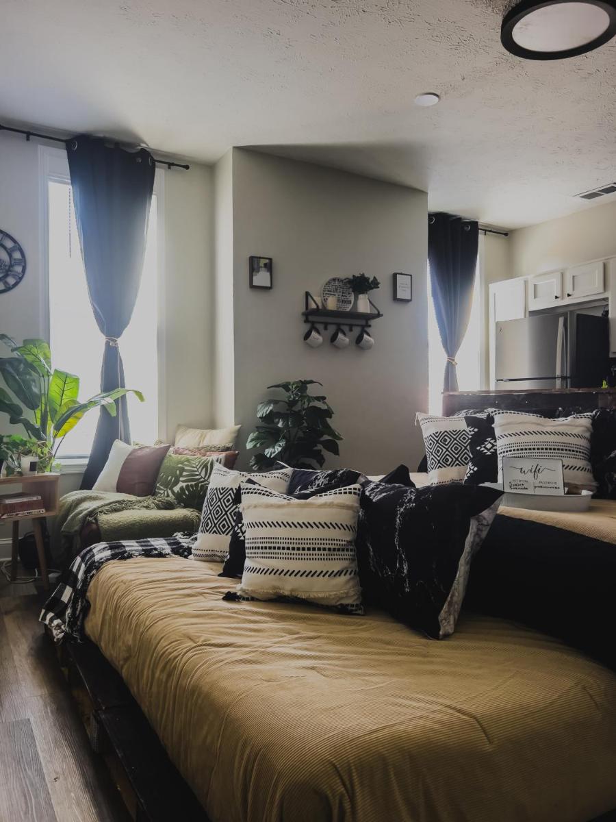 Peace Property with Cinema Room - Housity