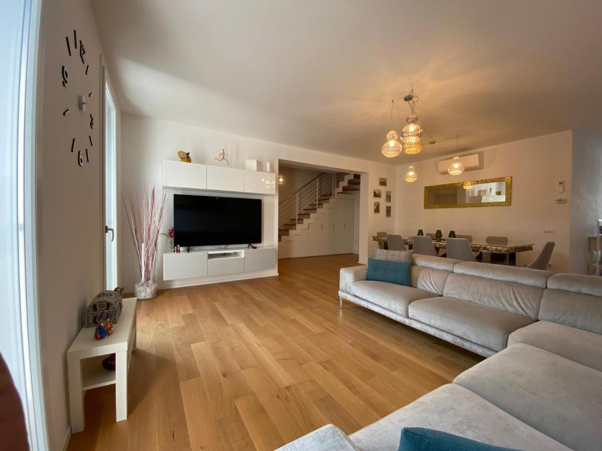 Beatrice Luxury Home - Hizvo