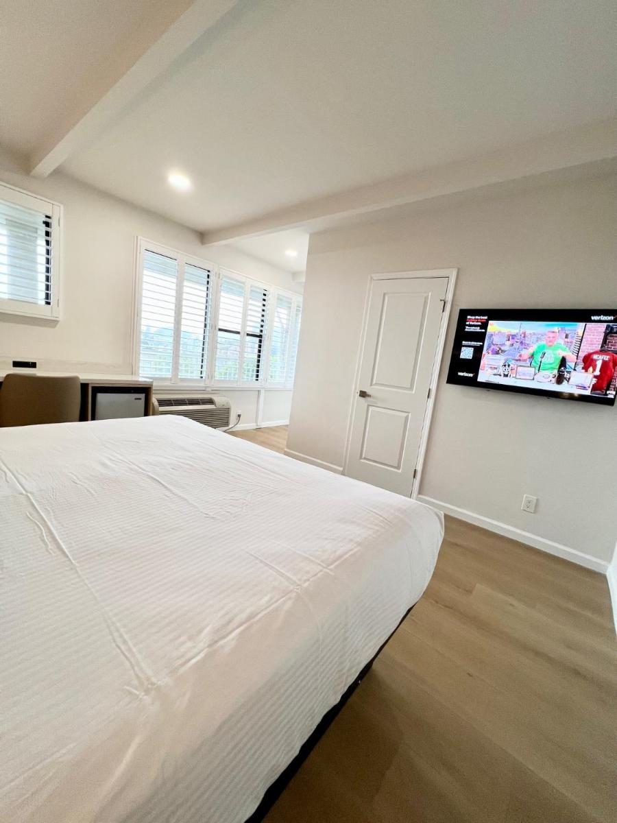 Francisco Bay Inn - Housity