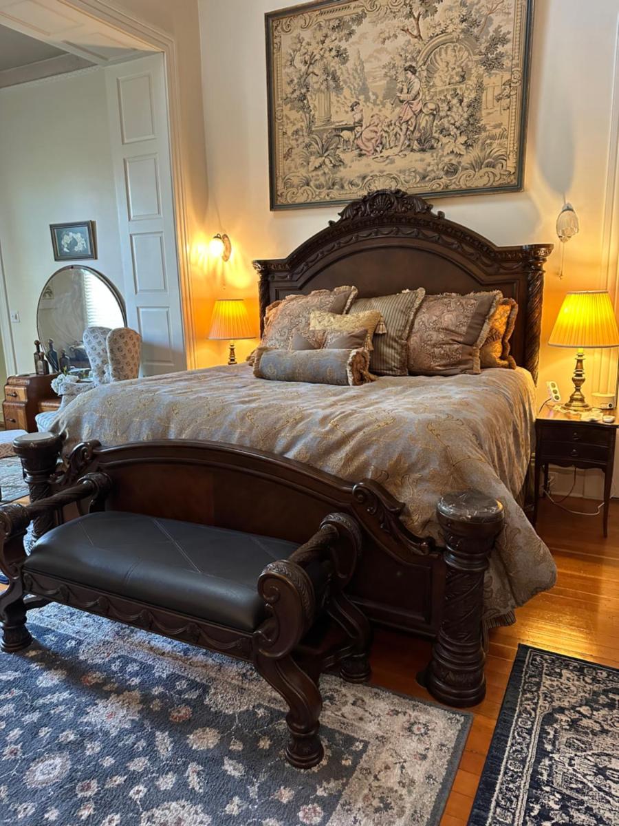 The Blenman Inn - Housity