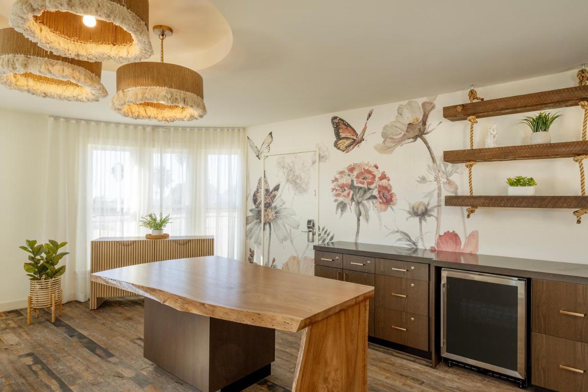 Cardiff By The Sea Lodge - Housity