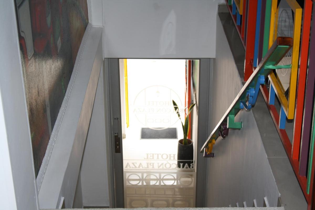 Hotel Balcón Plaza - Housity