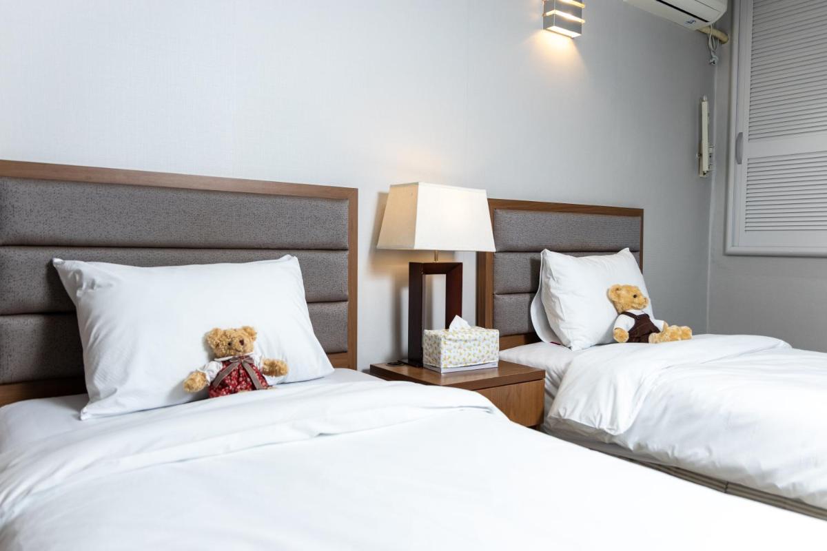 Buan Tree California Hotel - Housity