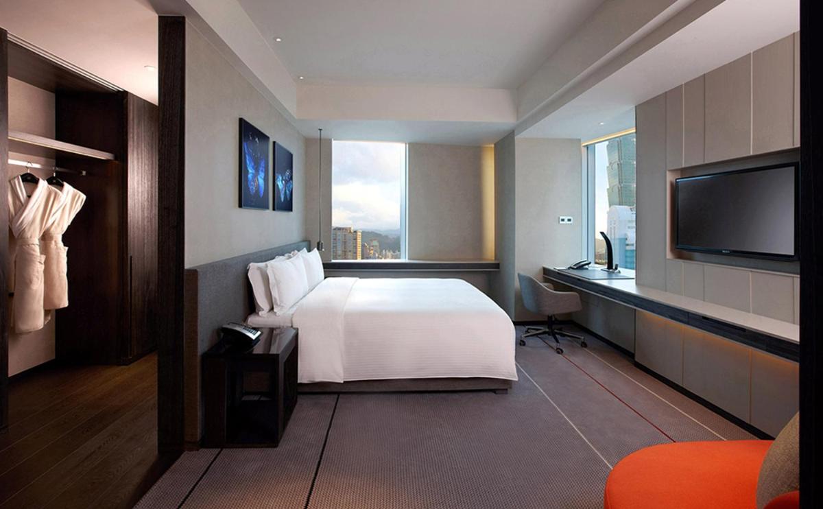 Humble House Taipei, Curio Collection by Hilton - Housity