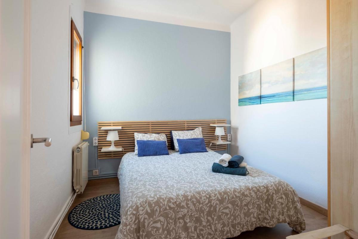 Sunny Apt Barcelona 22 - Housity