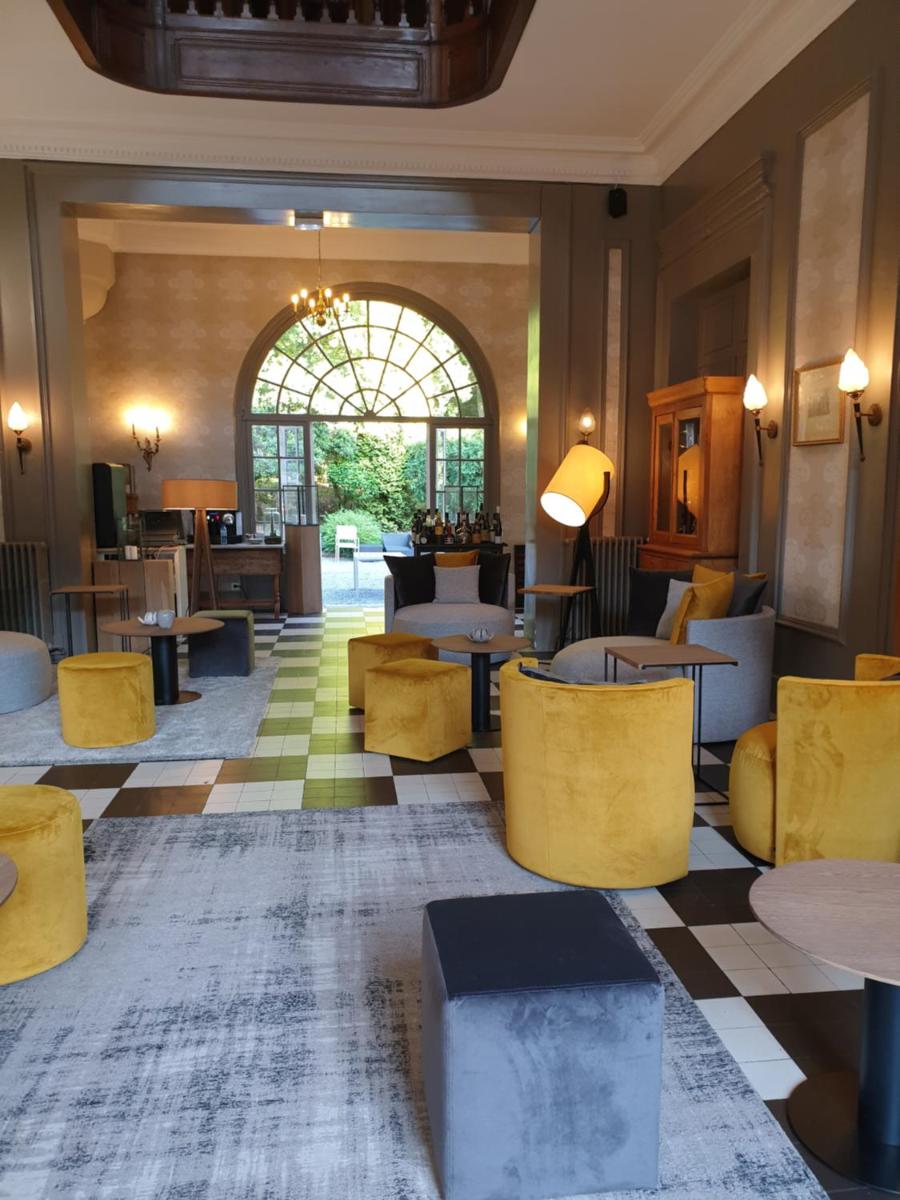 Coin salon dans l'établissement Domaine de Joinville & Spa
