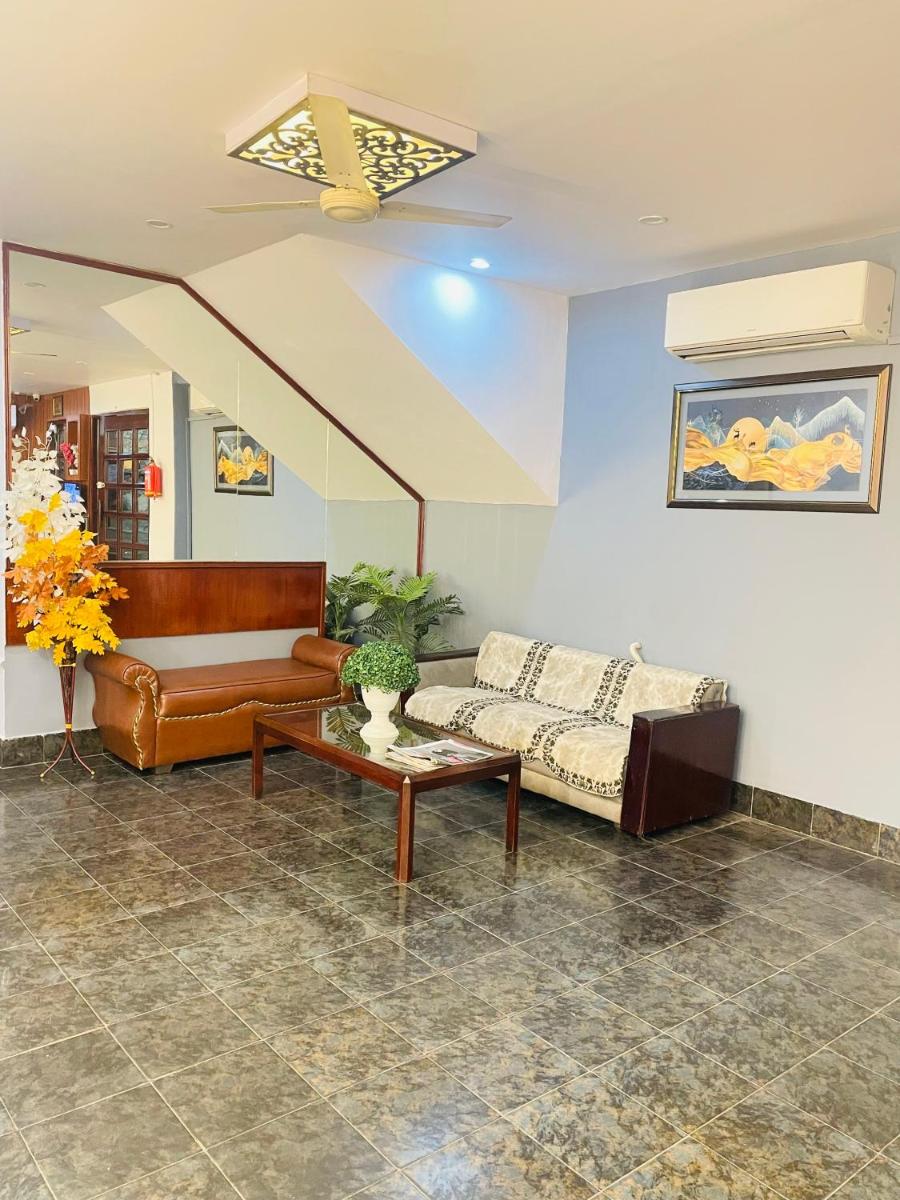 Suitetrails - HOTEL ROYAL PRESIDENCY INN