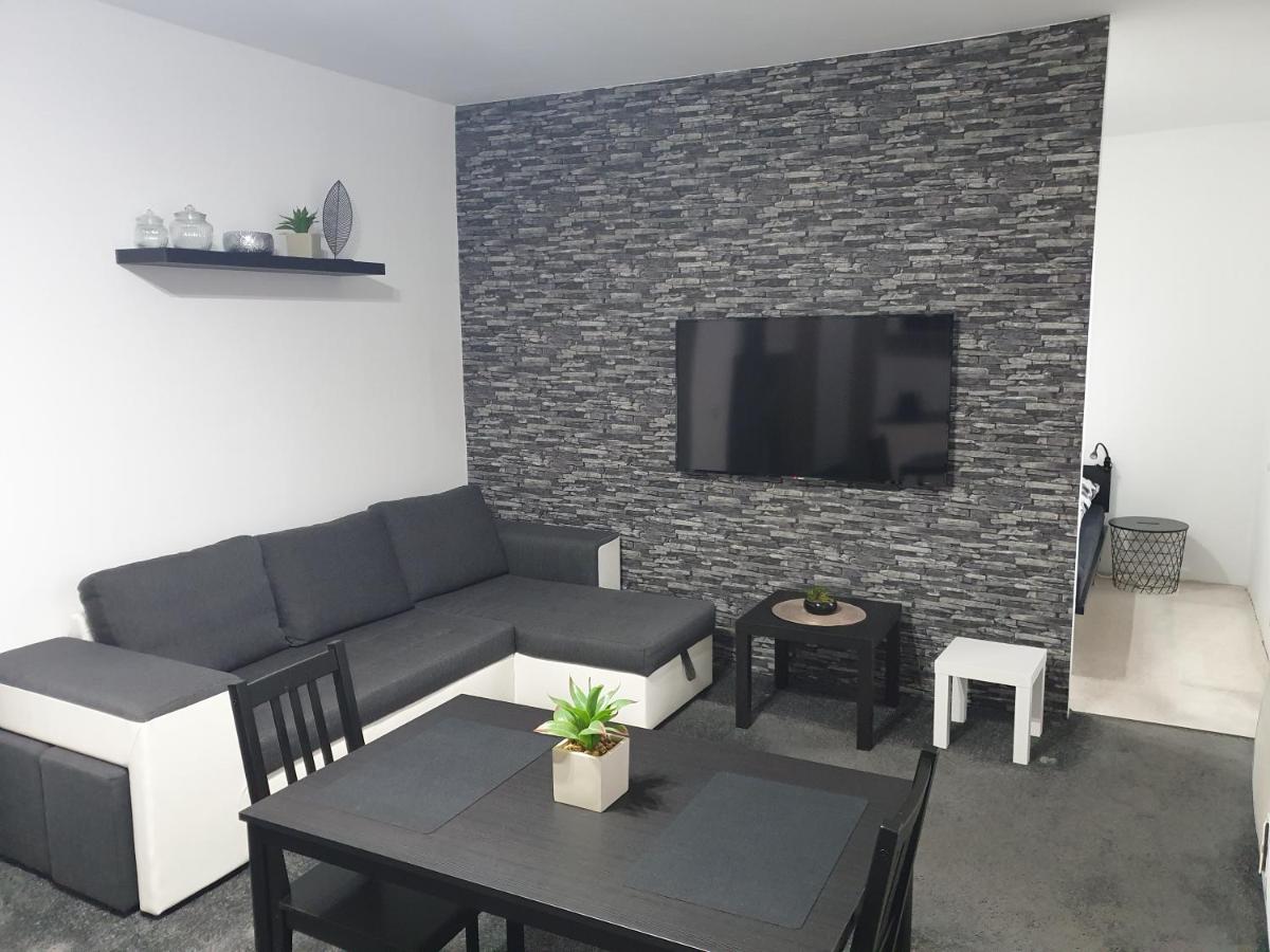 Skorkovského Business - Housity