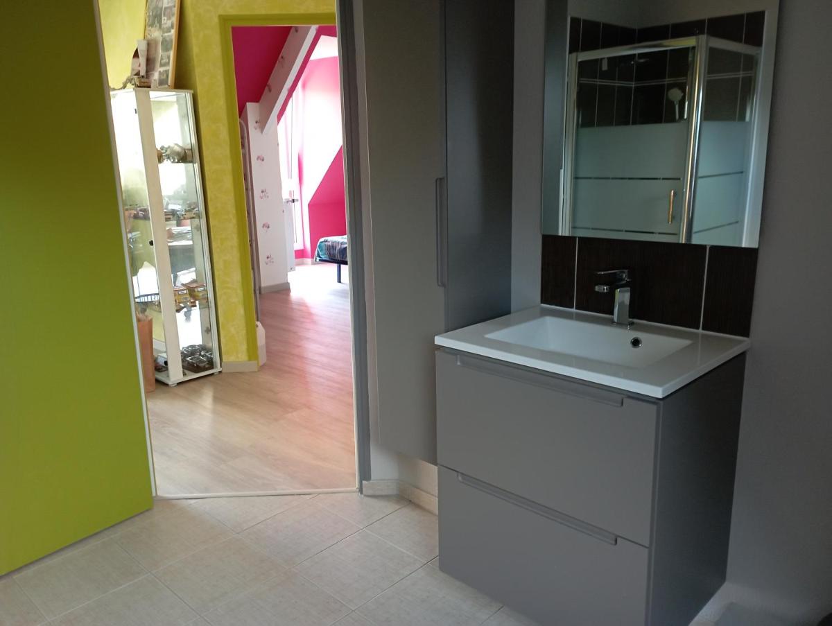 Chambre proche du circuit 2415 route des vignes - Housity