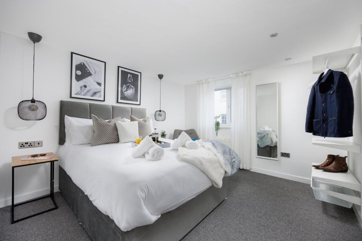 Boujis Central Plymouth Apartment - Sleeps 4 - Habita Property - Housity