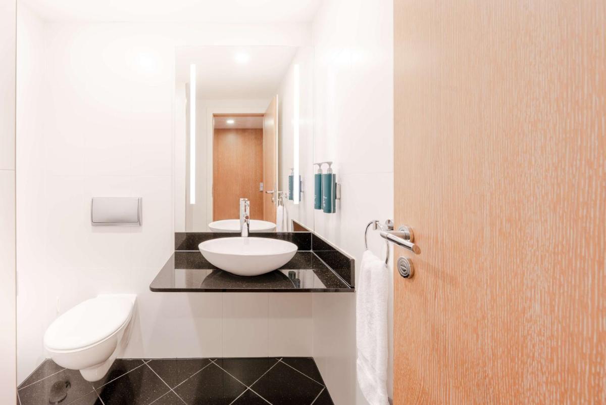 Ein Badezimmer in der Unterkunft Hilton Berlin