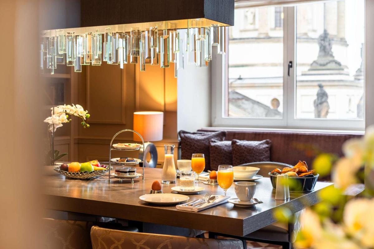 Essen im Hotel oder in der Nähe