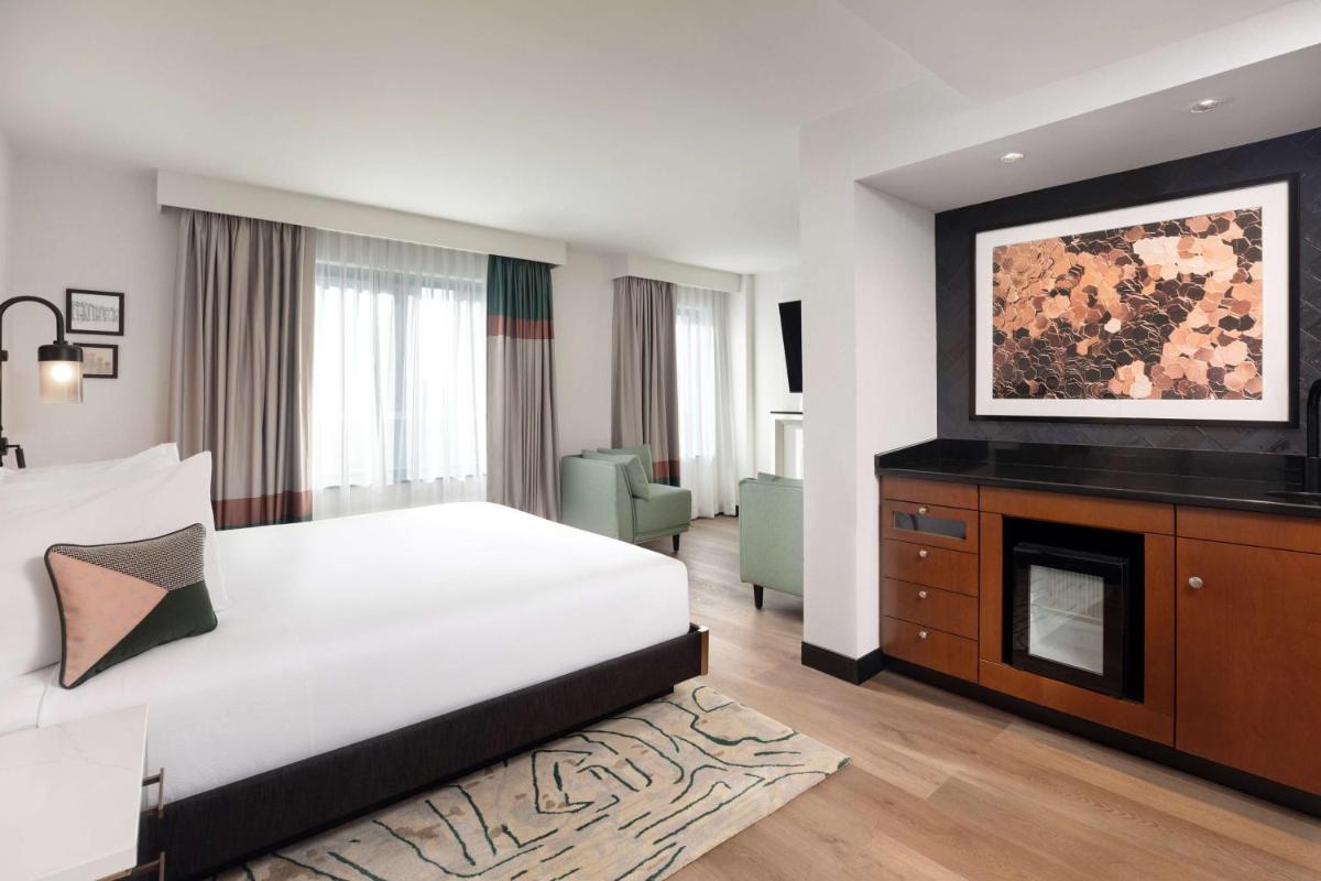 Pennyweight Hotel Boston, Curio Collection by Hilton - Housity