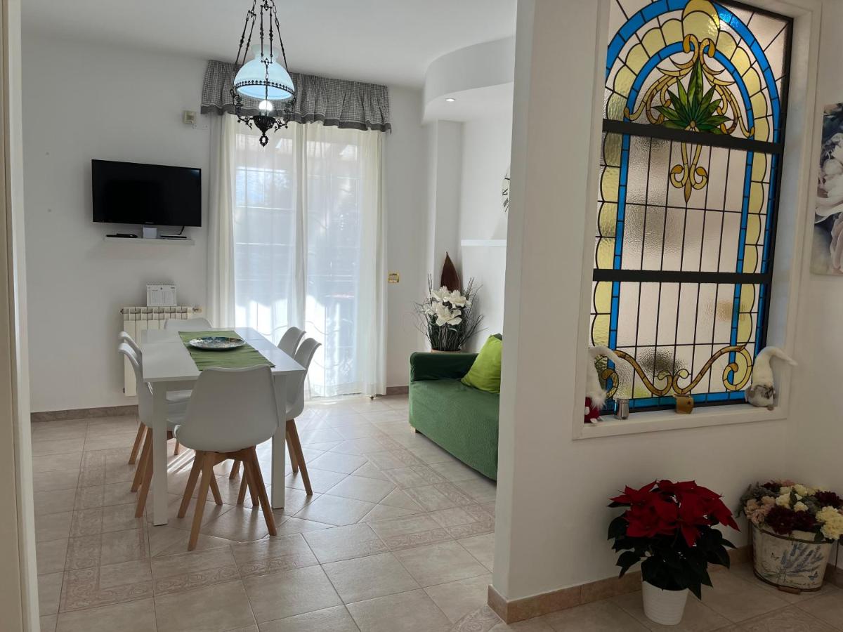 Villa Euthalia pool and jacuzzi Etna e Taormina - Housity