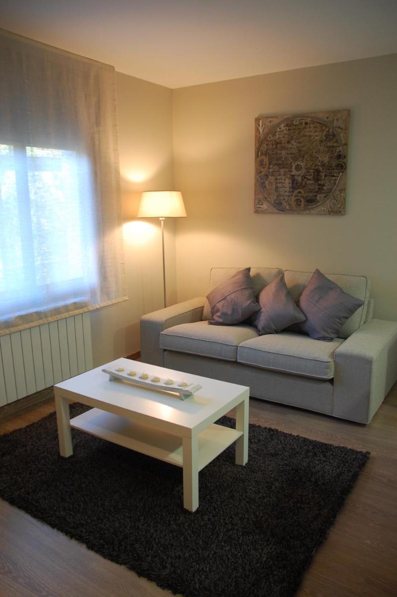 Montseny Suites & Apartments - Housity