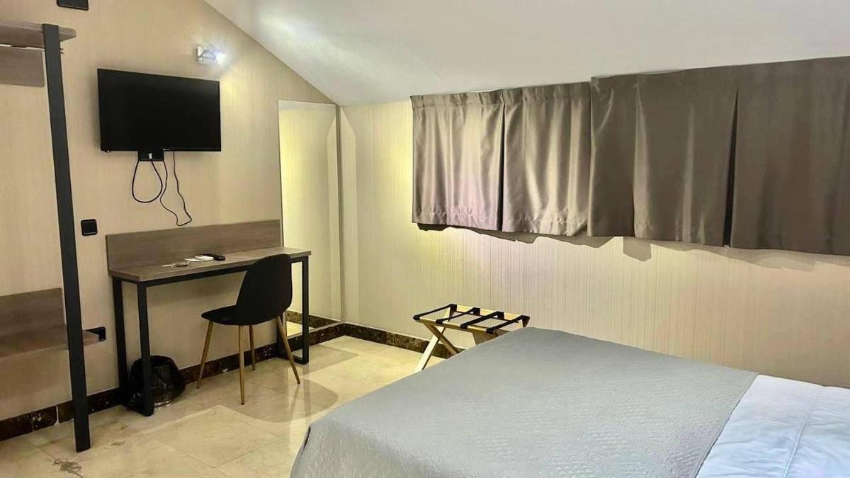 Hotel Ciudad de Fuenlabrada - Housity
