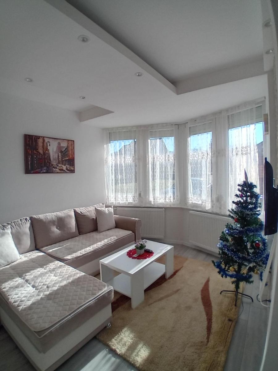Konak Cicović - Housity