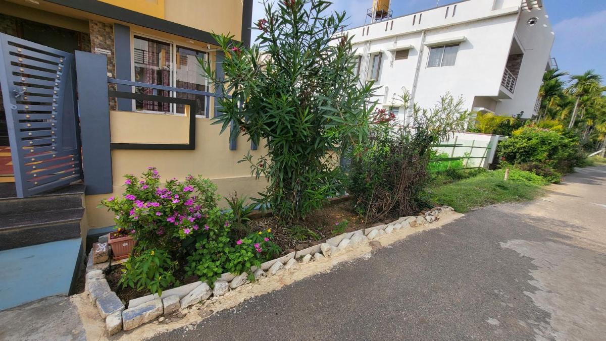 Pradeep Kumar House - Housity