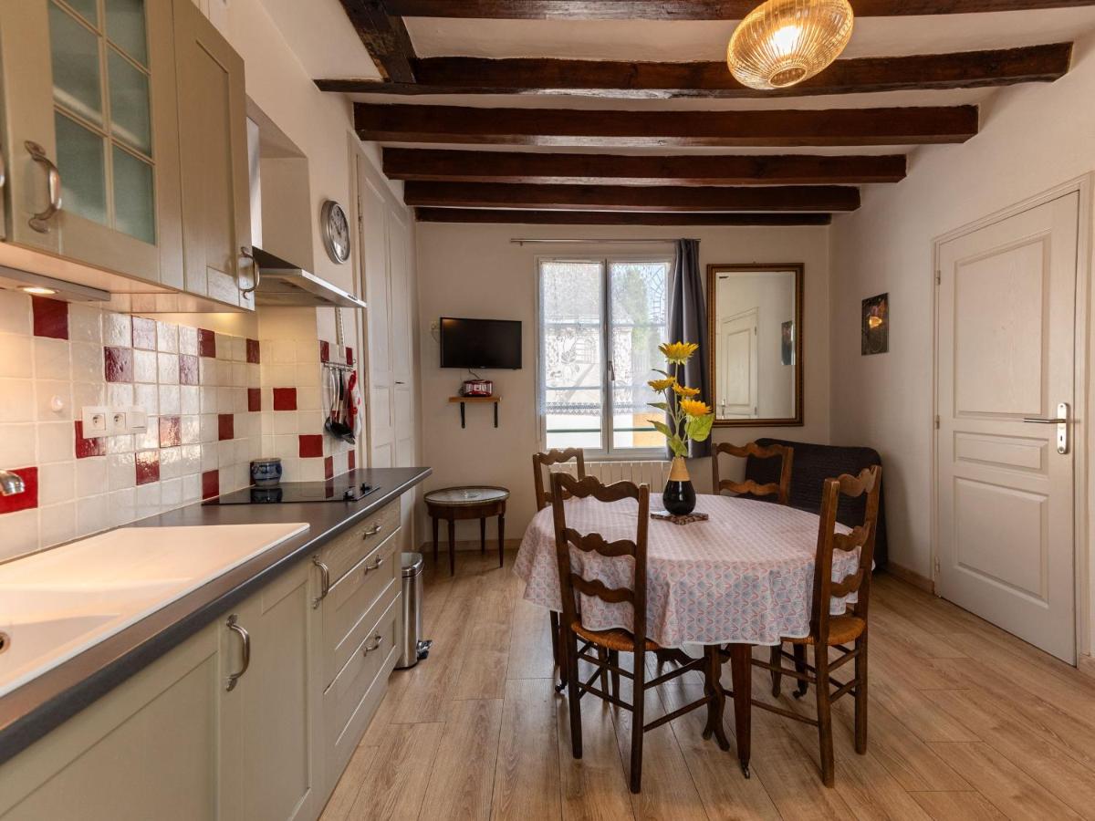 Charmant Gîte Confortable avec Wifi, au Cœur d'un Village Typique près de Bercé - FR-1-410-225 - Housity