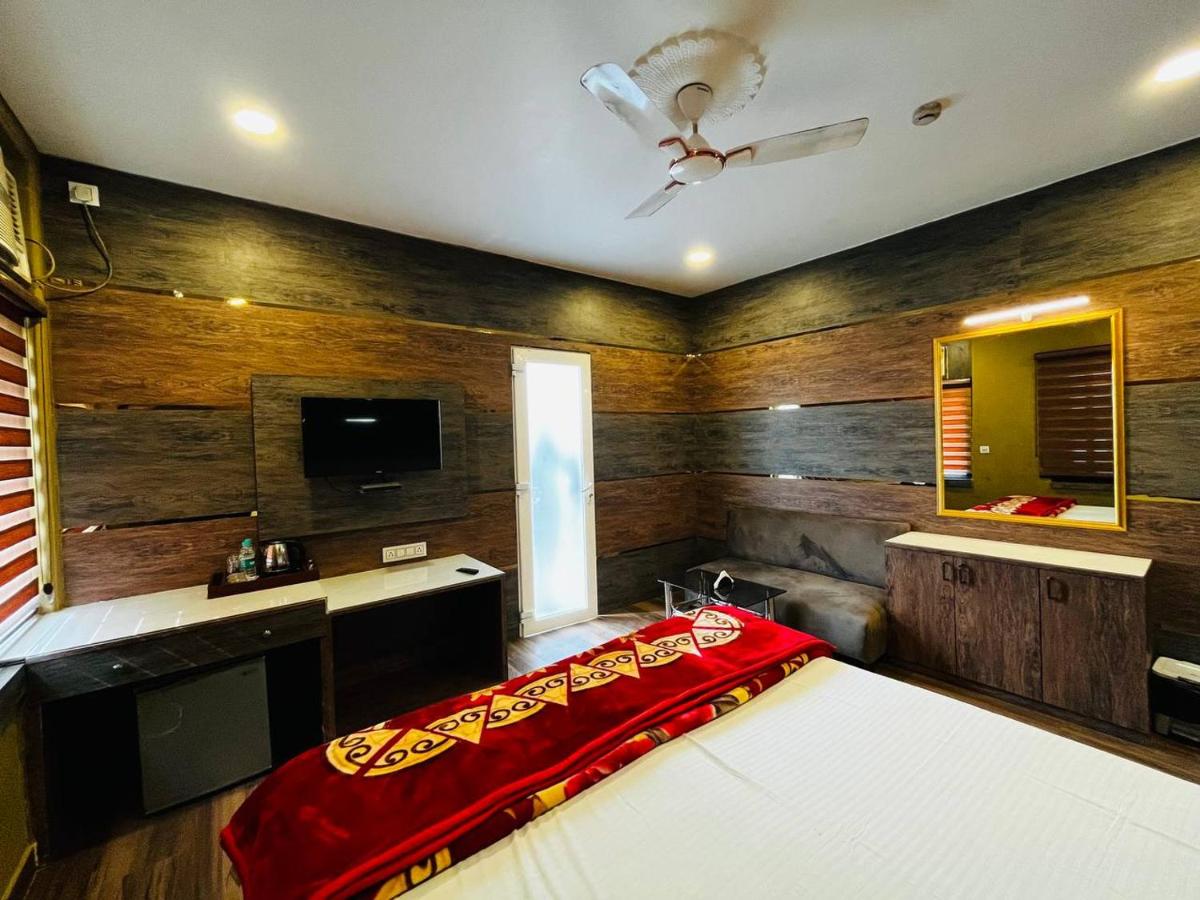 Hotel Majestic - Housity