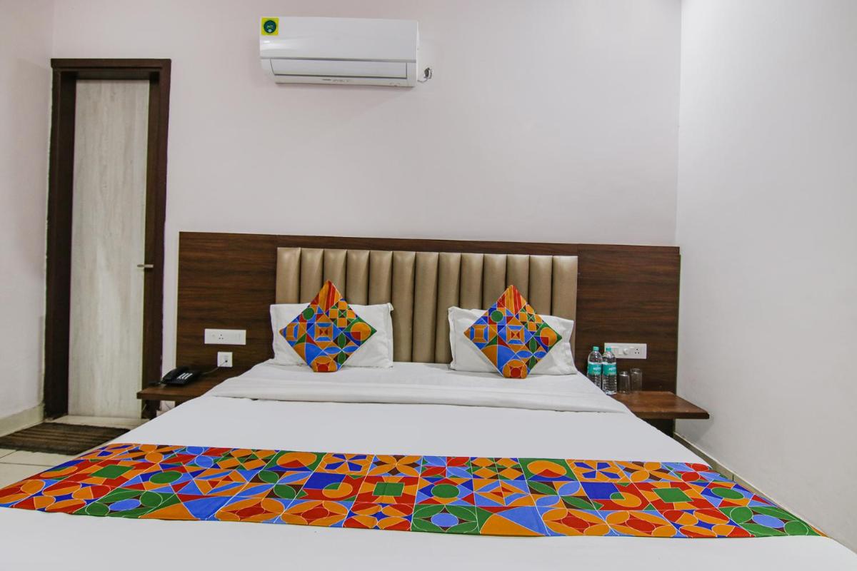 FabHotel Skyla - Housity