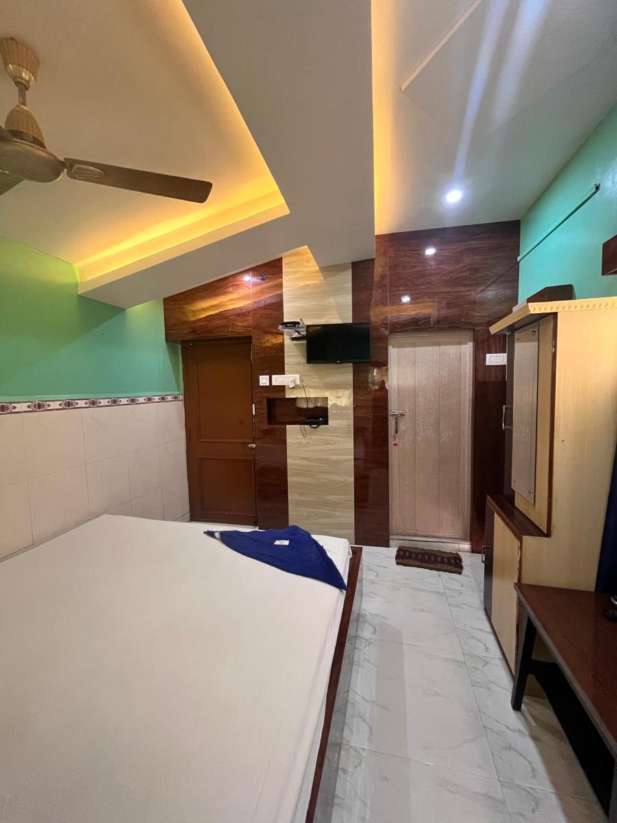 Hotel Holiday Home - Housity