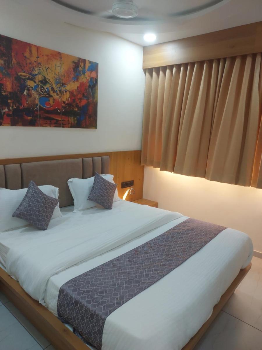 HOTEL R K VILLA - Housity