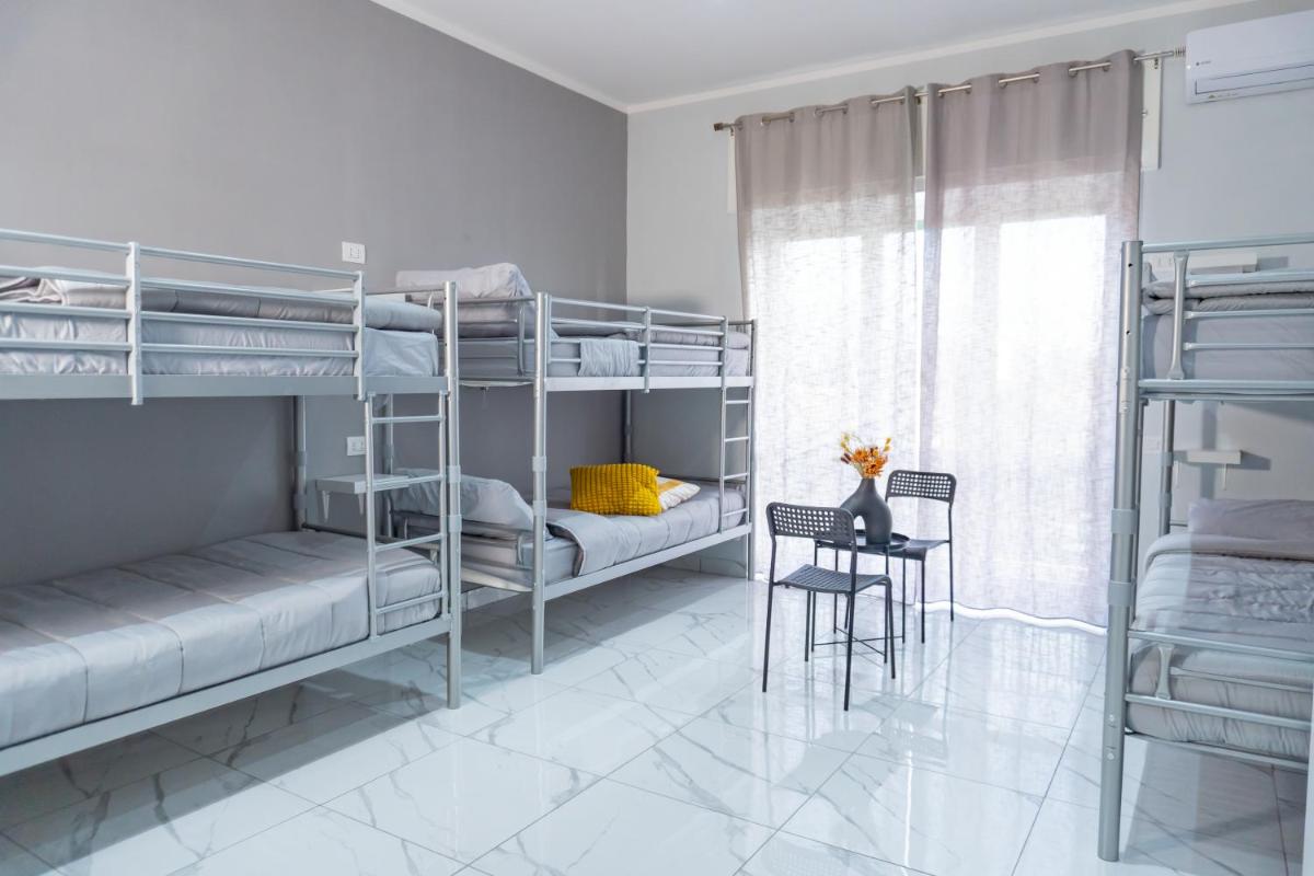 Hostel Partenope - Housity