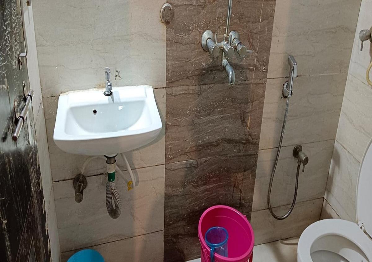 Hotel Mumbai Garden Resort - Housity