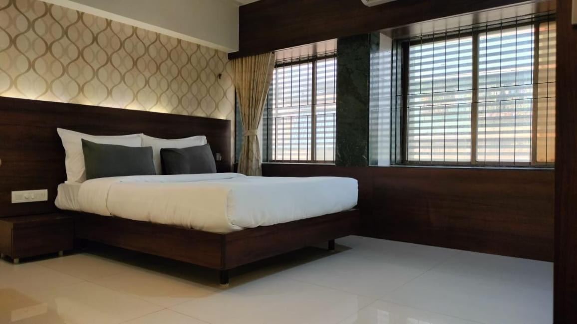 Hotel Sai Nidhi Executive-MindSpace Airoli Navi Mumbai - Housity