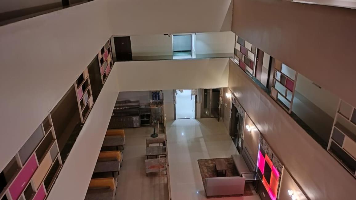 Hotel Sai Nidhi Executive-MindSpace Airoli Navi Mumbai - Housity