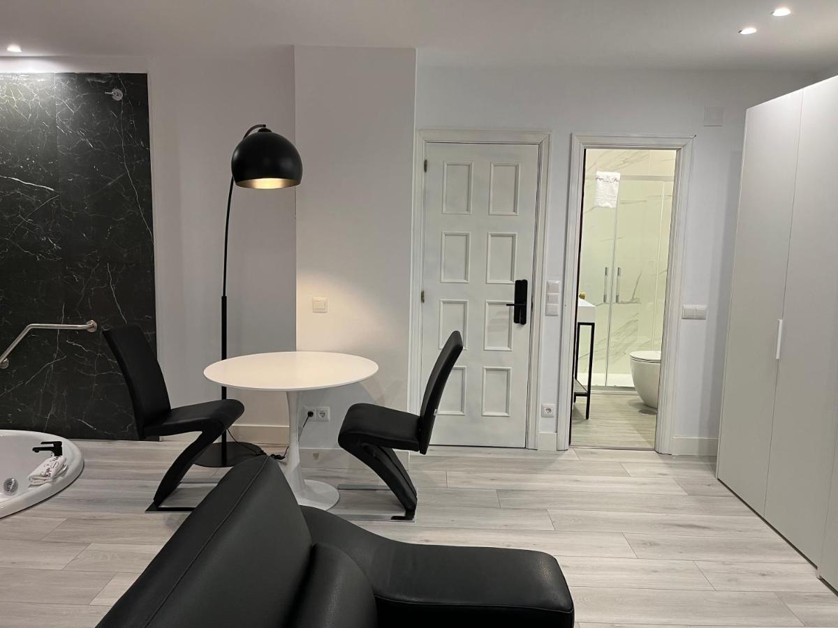 H Pelayo Auto Check-In Rooms - Housity