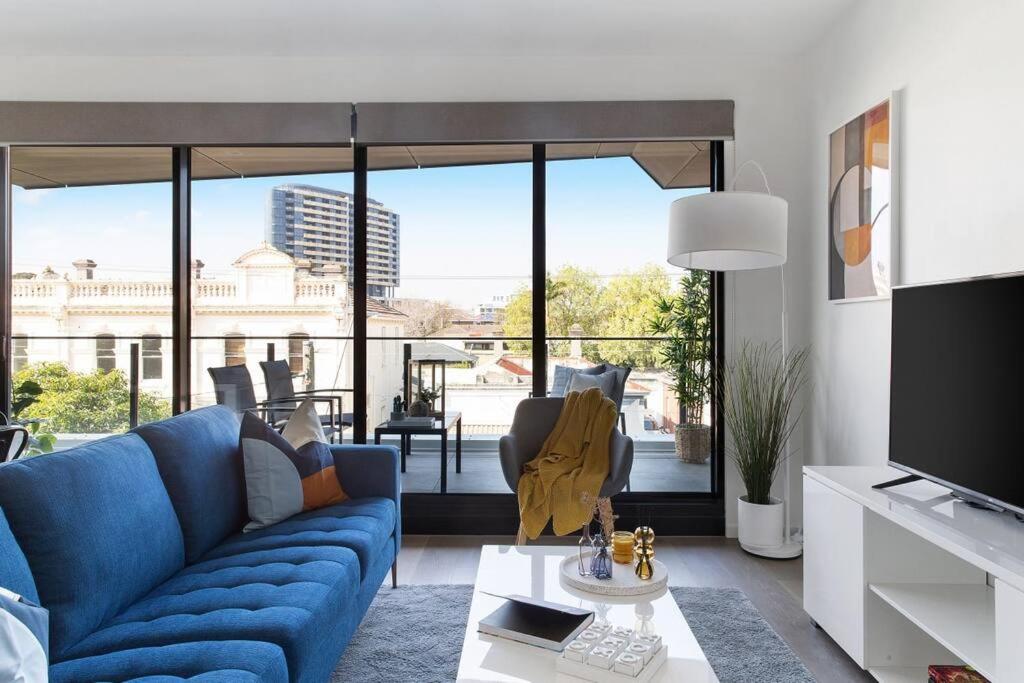 Caulfield Elegance: Chic Abode - Housity