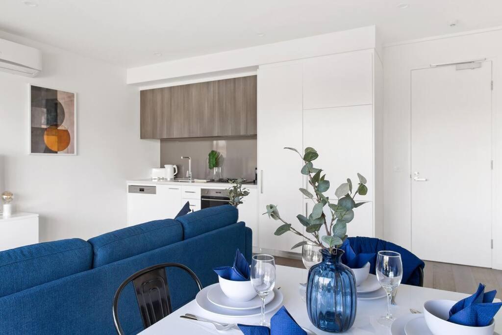 Caulfield Elegance: Chic Abode - Housity