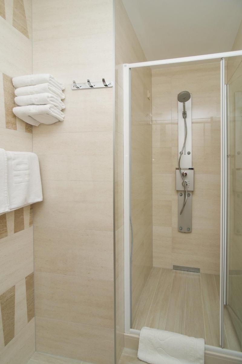 Hotel Biokovo - Housity