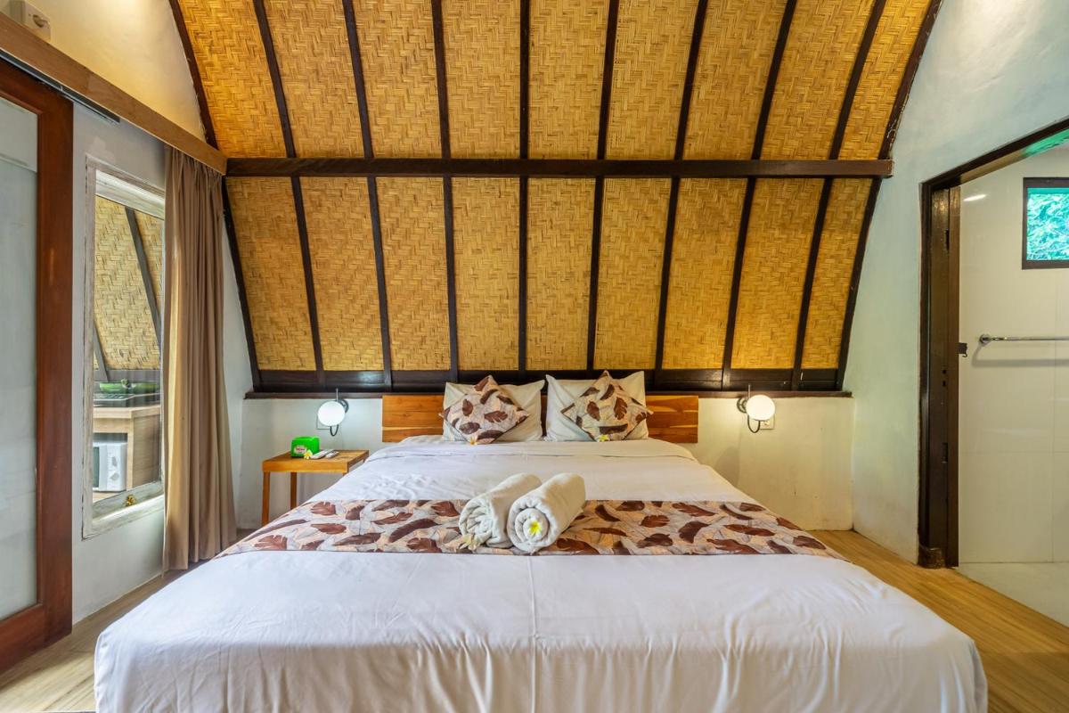Riverside Retreat - Housity