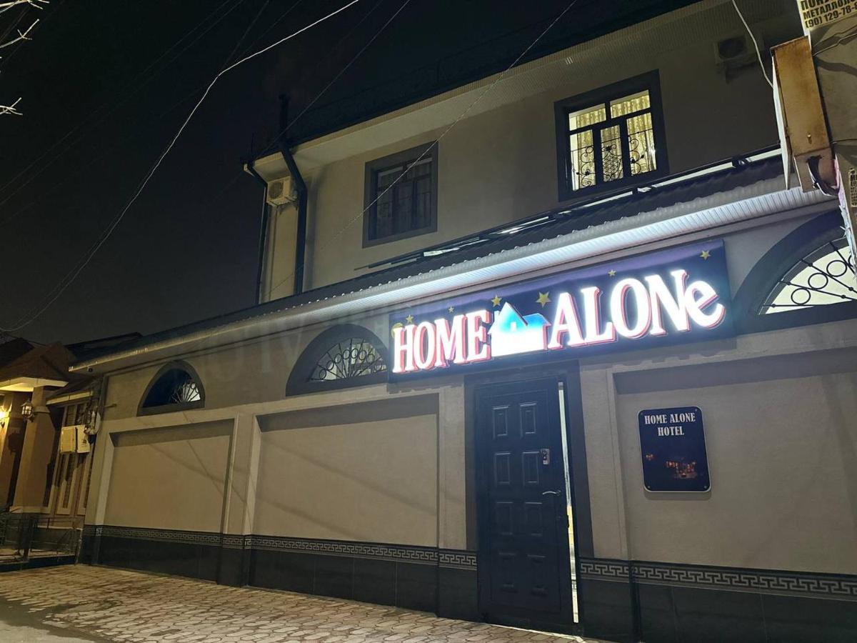 Home Alone Hotel - Housity