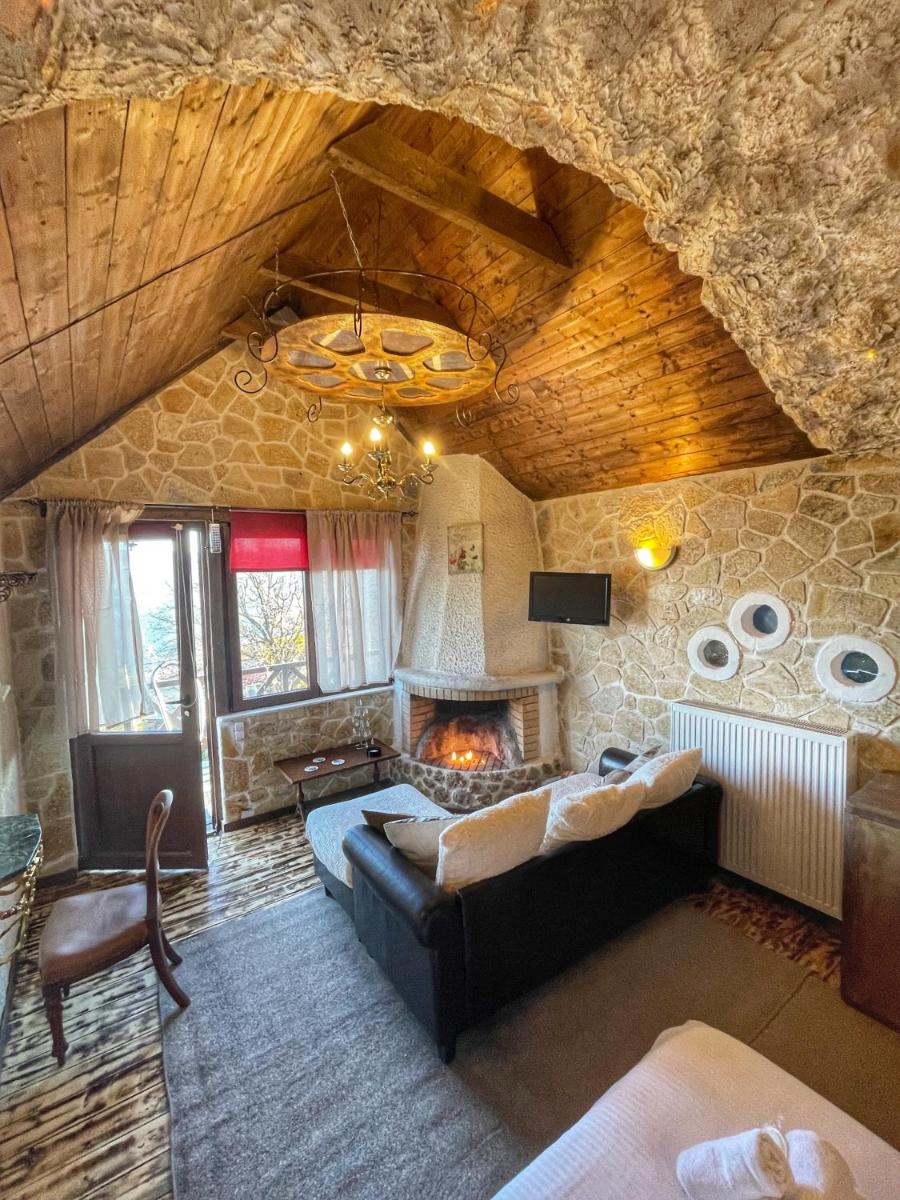 Anilia Guesthouse - Housity