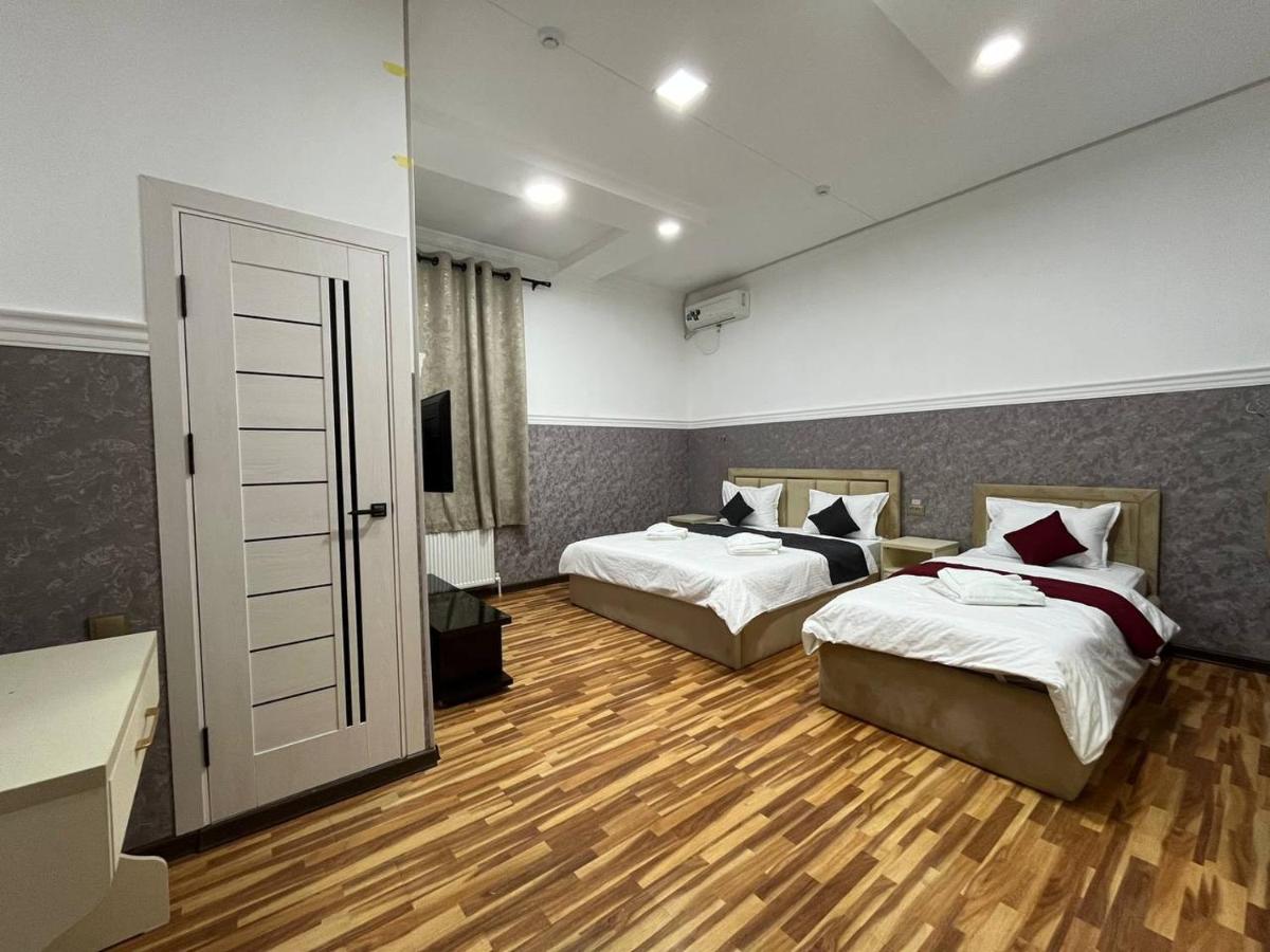 Home Alone Hotel - Housity
