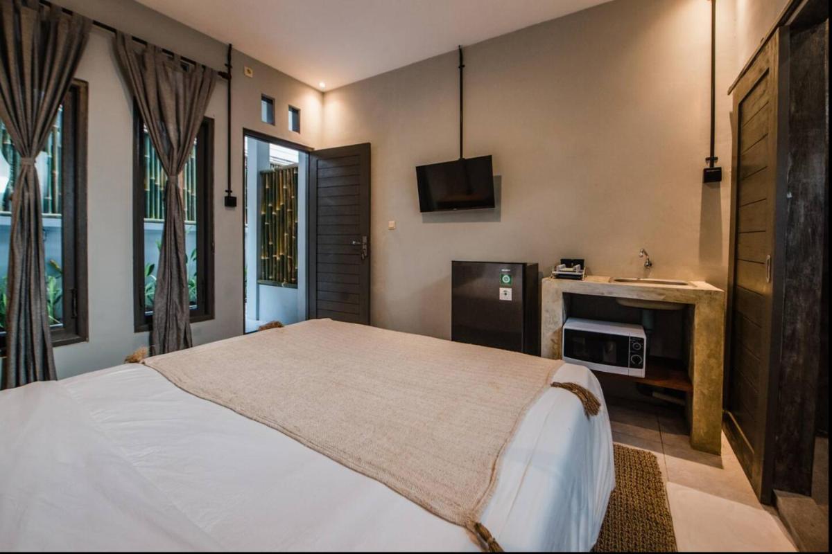 Suitetrails - Canggu Apartments: Cozy Studio+Kitchen in Canggu/1