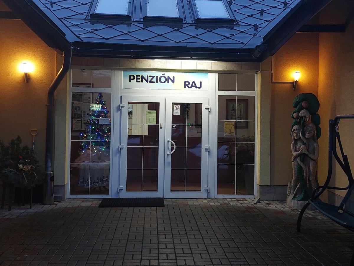 Penzion Raj - Housity
