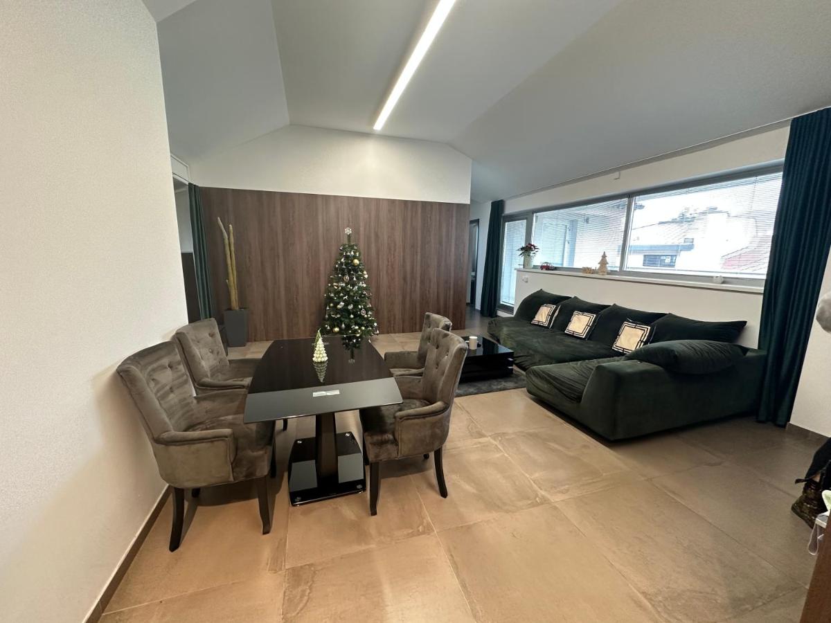 Apartmán s vírivkou v centre - Banská Bystrica - Housity