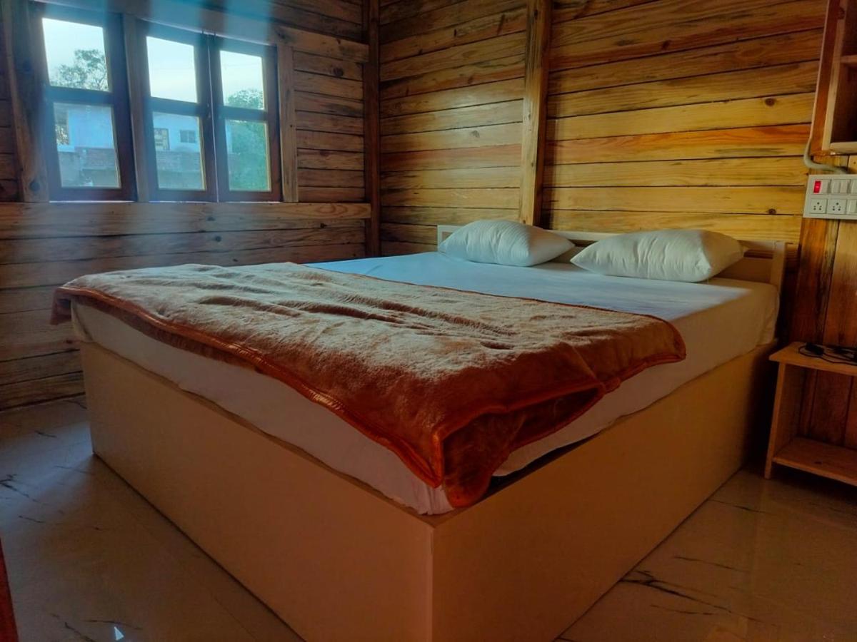 Hotel ellora view - Housity