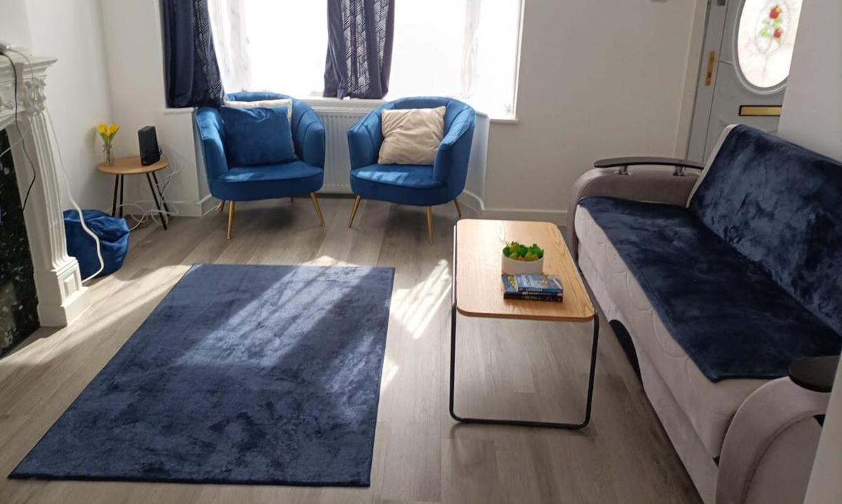 Gresham Home - close to ExCel, contractors, relocators, paid parking - Housity