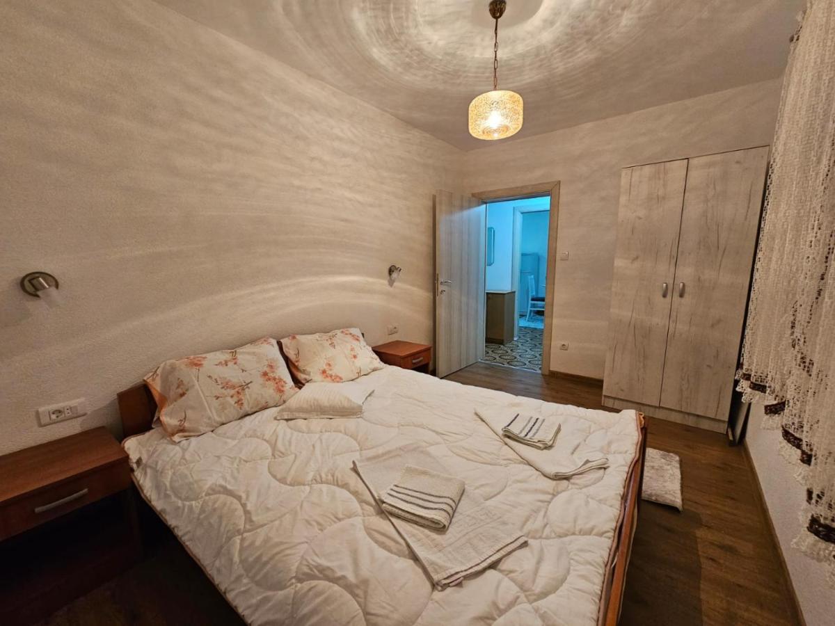 Apartman Šparović u blizini Porto Novog Kumbor - Housity