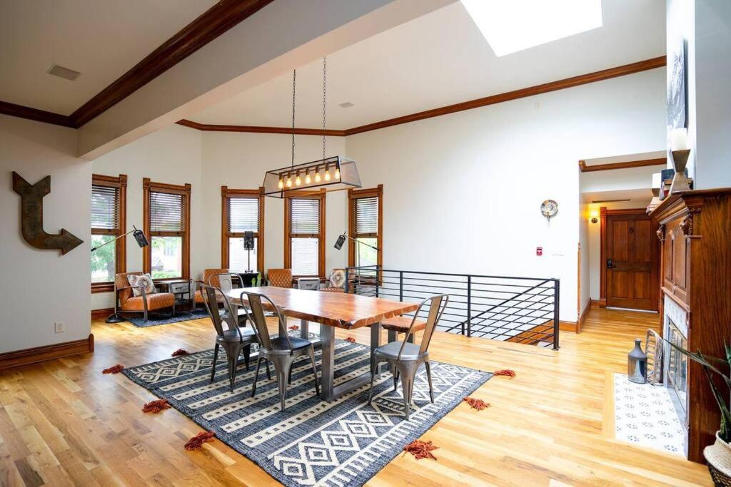 Enchanting Escape - Housity