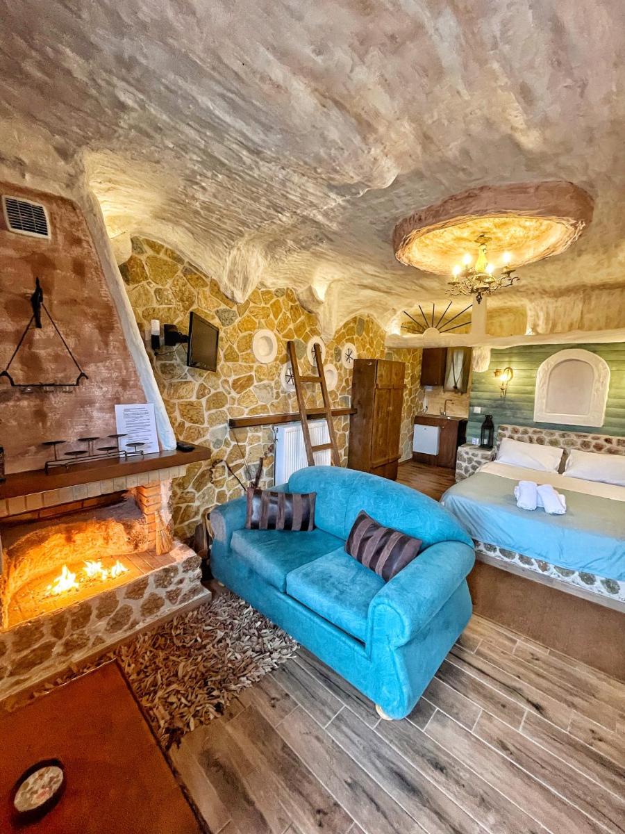 Anilia Guesthouse - Housity